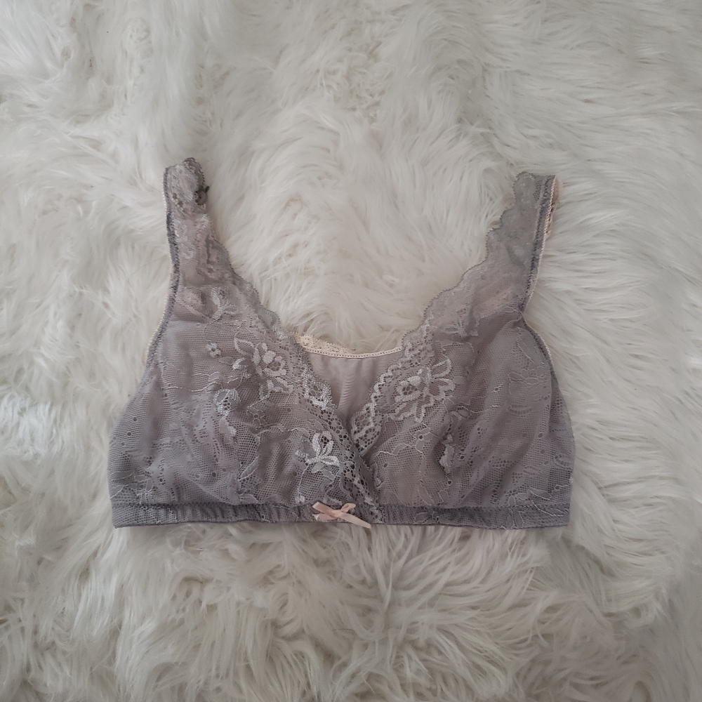 A Pea in the Pod Maternity Lace Nursing bra size S